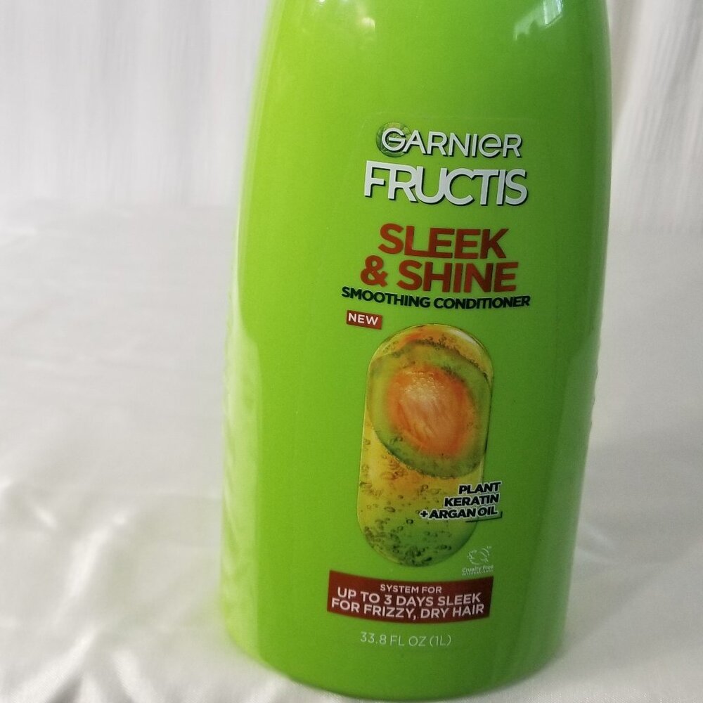 1 Conditioner Garnier Fructis Sleek & Shine 33.8 FL. Oz. (1 L.)